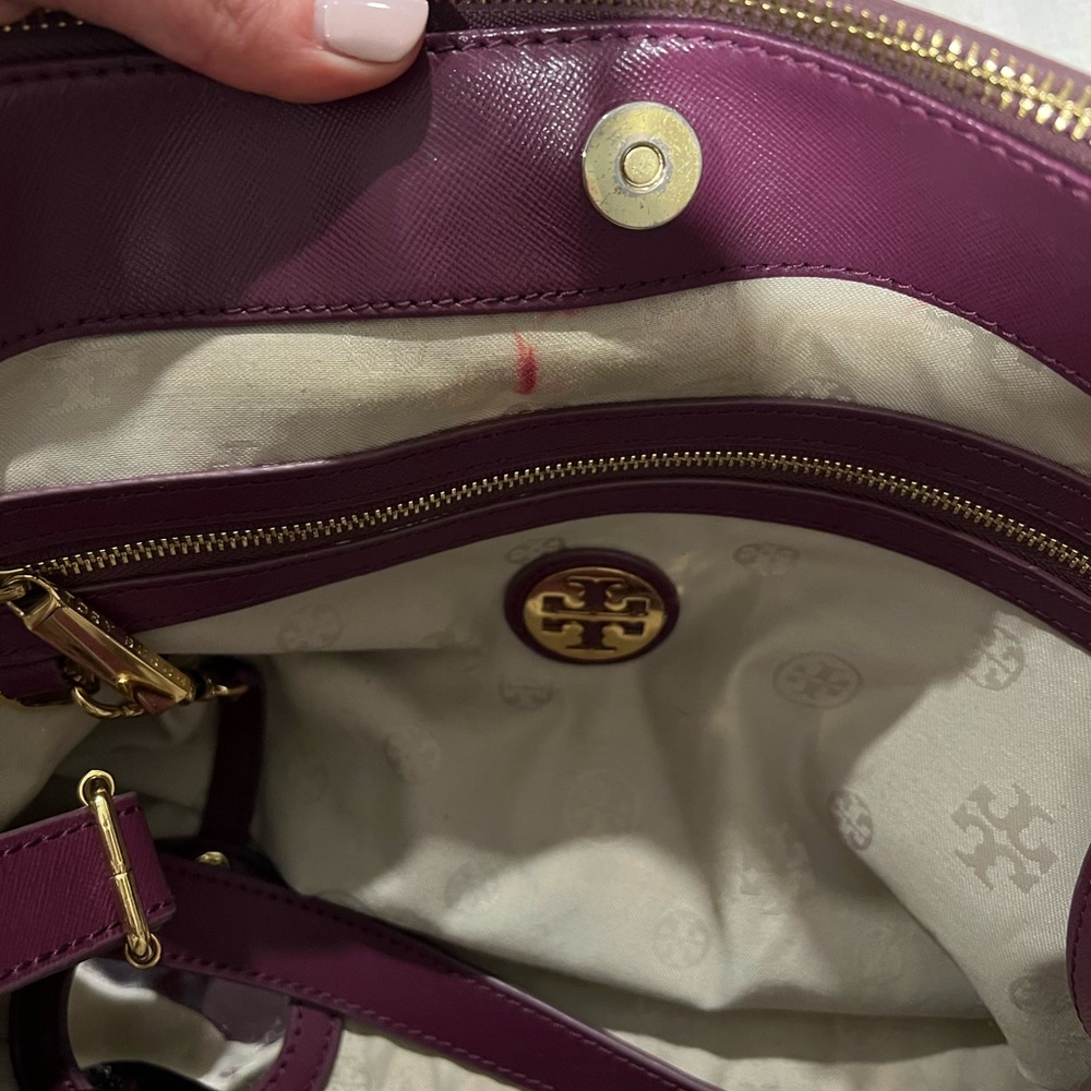 Tory Burch Robinson Double Zip - Picture 7 of 12
